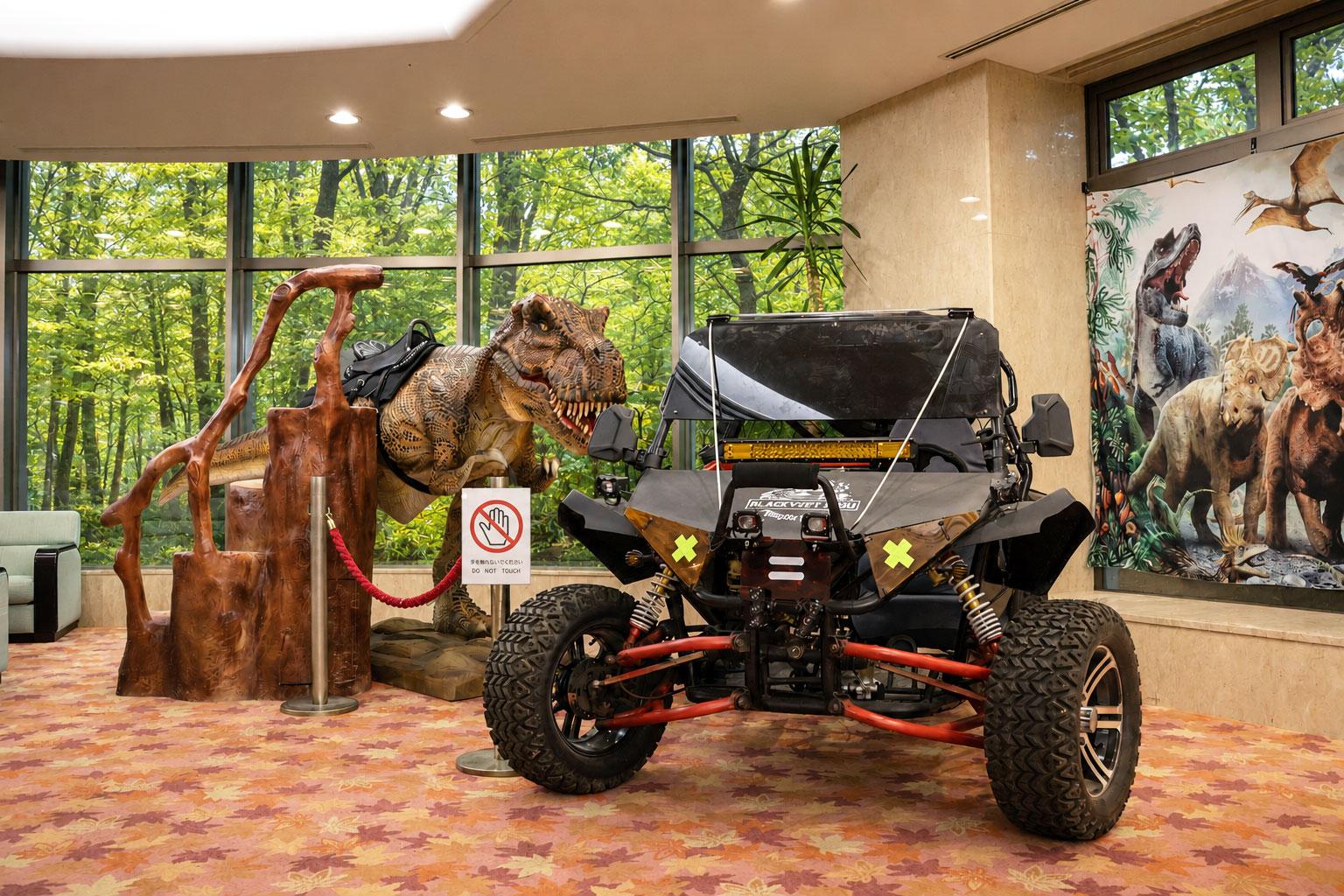 ホテル館内に登場した新しい恐竜モニュメント